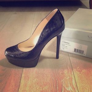 Jessica Simpson Sandrah dark black/red pump